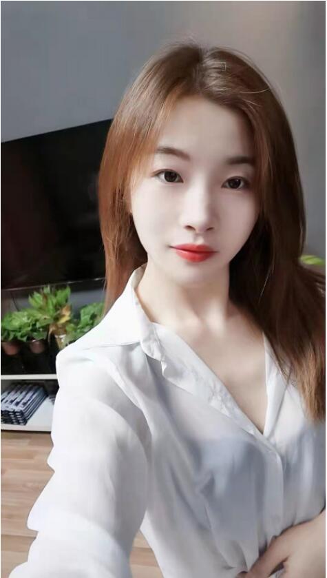 东湖公园 可拍视频的纯欲小姐姐