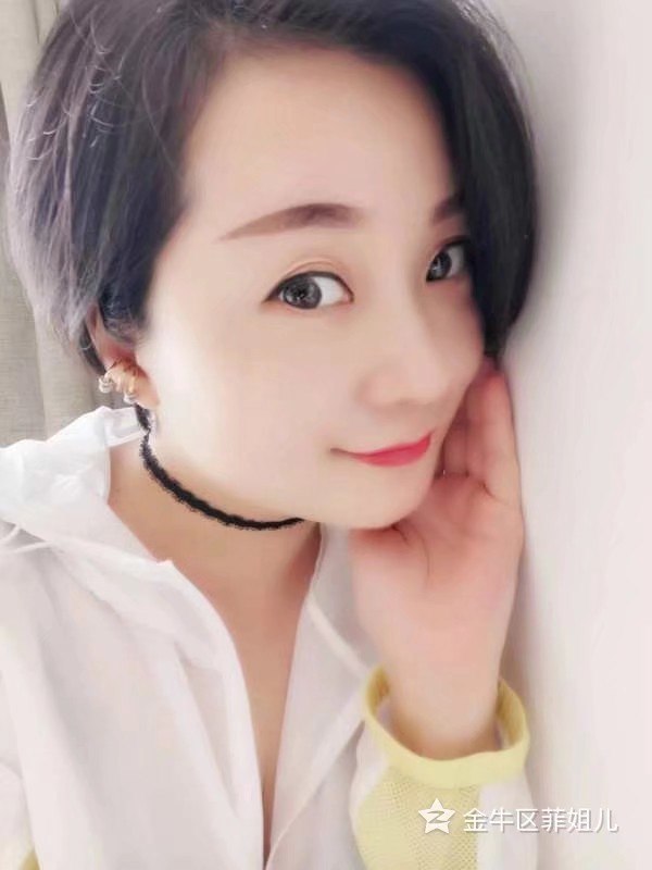 蜀汉路漂亮的小妹儿